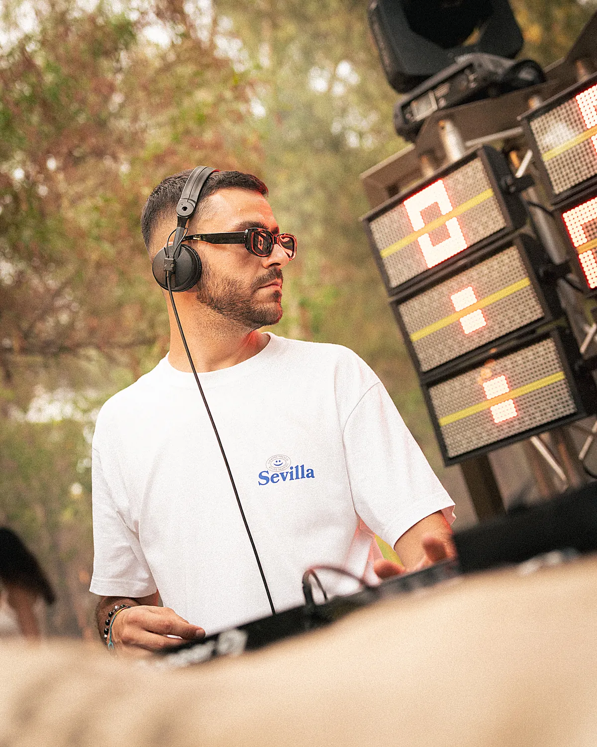 Raffaele Sanna suona in un evento open air di giorno